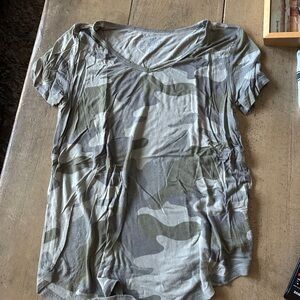 Hollister tshirt